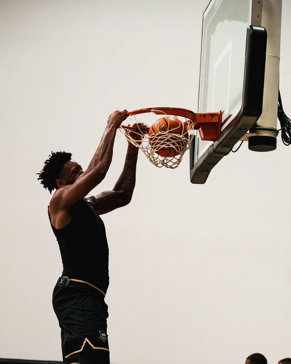 UCF_MBB's tweet image. Above the rim 🚀