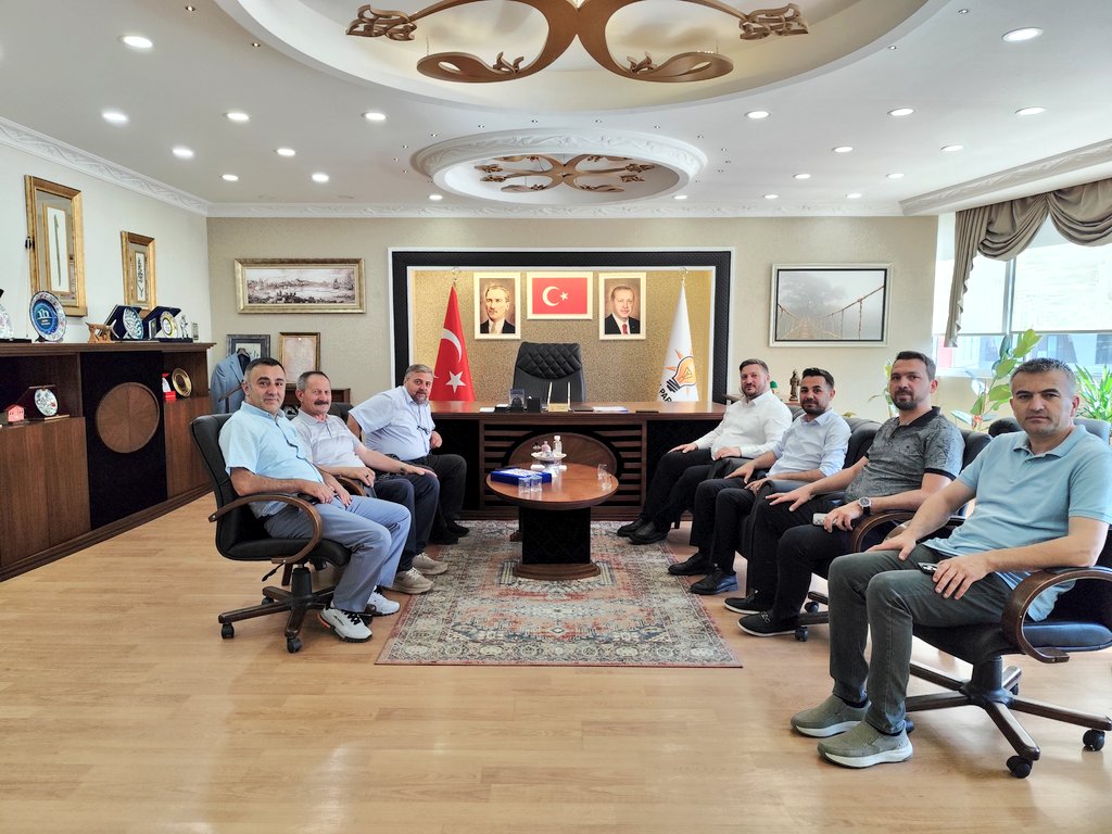 Feyzullah Torlak فيظ الله تورلاك (@feyzullahtorlak) on Twitter photo "Vefa, sadece geçmişin değil, geleceğin de omuz omuza inşa edileceği bir birlik sözüdür."
Emektarlarımızdan Sinan Yılmaz'ı (önceki dönem mahalle başkanımız) ilçe başkanlığımızda misafir ettik.
Ziyaretleri için teşekkür ederim.
<a href="/abdullahozdemir/">Abdullah Özdemir</a>
<a href="/UgurUyhan/">Uğur Uyhan</a>
<a href="/ak_sancaktepe/">AK Parti Sancaktepe</a> "Vefa, sadece geçmişin değil, geleceğin de omuz omuza inşa edileceği bir birlik sözüdür."
Emektarlarımızdan Sinan Yılmaz'ı (önceki dönem mahalle başkanımız) ilçe başkanlığımızda misafir ettik.
Ziyaretleri için teşekkür ederim.
<a href="/abdullahozdemir/">Abdullah Özdemir</a>
<a href="/UgurUyhan/">Uğur Uyhan</a>
<a href="/ak_sancaktepe/">AK Parti Sancaktepe</a>