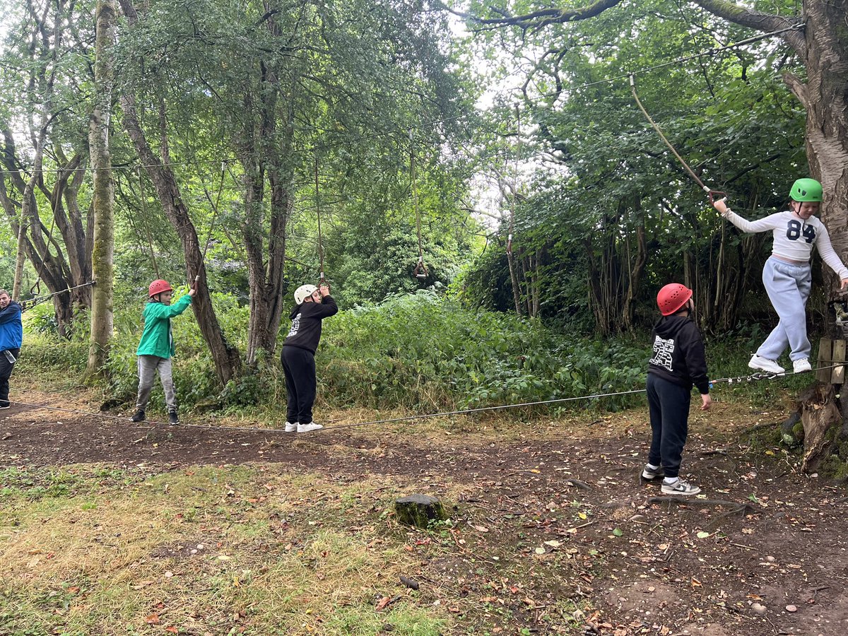 fairwayGLP's tweet image. Year 6 residential…low ropes end of the afternoon activity. 
💚💚💚
#Fairway #GLP #Year6