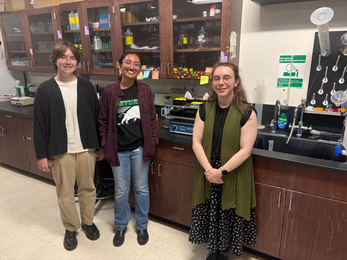 Marshall School of Medicine (@musomwv) on Twitter photo This summer, second-year medical student Isha Gupta is diving deep into renal cancer research in Dr. Salisbury’s lab, exploring the role of the NDRG1 protein in clear cell renal cell carcinoma. 🧬
🔬 Got a summer research project of your own? Email us at mcgraw37@marshall.edu. This summer, second-year medical student Isha Gupta is diving deep into renal cancer research in Dr. Salisbury’s lab, exploring the role of the NDRG1 protein in clear cell renal cell carcinoma. 🧬
🔬 Got a summer research project of your own? Email us at mcgraw37@marshall.edu.