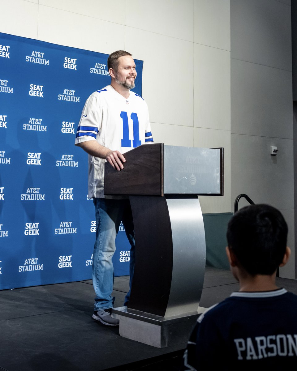 ATTStadium's tweet image. Add a tour of #ATTStadium to your summer bucket list! 🏟️
Book your tour today: attstadium.com/tours