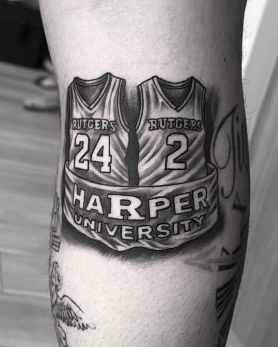 RutgersOn3's tweet photo. Former Rutgers players Dylan Harper and Ron Harper Jr. get matching HARPER UNIVERSITY tattoos 🫟

https://t.co/WLv0M9G2TW https://t.co/H6XM1vuwEb