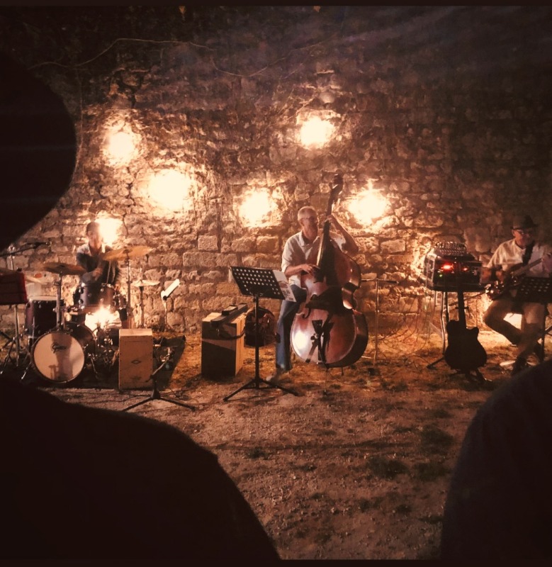 Une visite au salon La Renverse à Blaye.

A lire sur lapassionduvin.com/degustations-e…