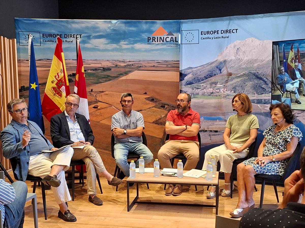 castrojeriz_'s tweet photo. Esta mañana, la alcaldesa del Ayto. de @castrojeriz_ , Beatriz Francés, ha inaugurado el ciclo de debate sobre los retos demográficos en el medio rural, promovido por @Princal_Neolab y @jcyl para abordar la necesidad de diversificación de la economía en los pueblos https://t.co/cpDRVKffhw