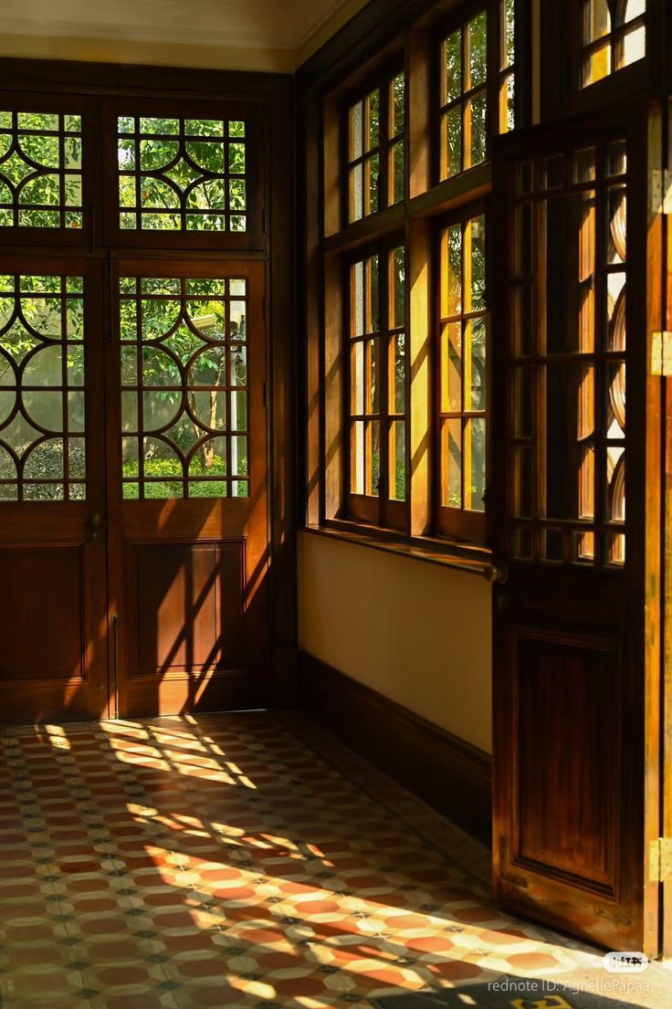 اُس نے مجھ سا کبھی ہونے نہ دیا تھا مجھ کو

کیا تغیّر مری جانب نگراں تھا پہلے