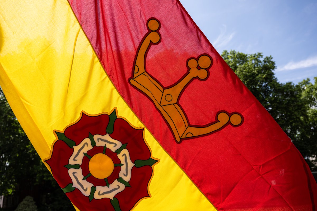 CommonsSpeaker's tweet image. Happy Hampshire Day. To mark this historic county day the Hampshire County flag is flying in New Palace Yard.
Did you know? Hampshire is represented by 19 constituencies in the House of Commons.