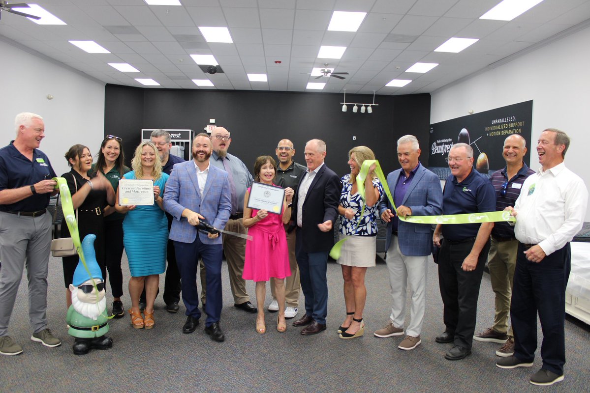 TroyCityHall's tweet image. We’re excited to welcome Crescent Furniture and Mattresses to 120 Hoosick Street in Troy! 🛋️🛏️
Mayor Mantello was proud to join in celebrating their grand opening & commitment to our city’s growth. Need new furniture? A mattress?
Stop in & check it out!
