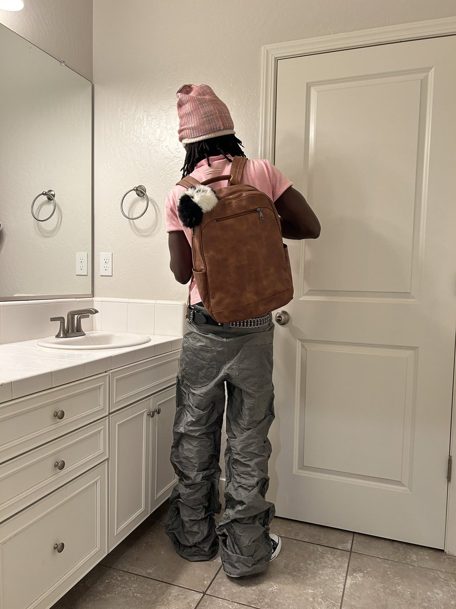 2flushh's tweet photo. Shittin on Ngas #4ply https://t.co/WwlEjtbjEq