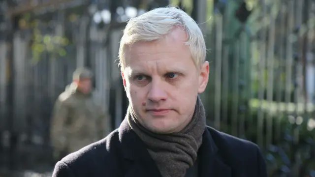 Суд над Віталієм Шабуніним - керівником Центру Протидії Корупції - пряме переслідування владою політичних опонентів. Державна влада повинна мати державну відповідальність. Сьогодні Нація має тримати єдиний фронт. Тільки так здобувають перемогу.
Переможемо!
Слава Україні!