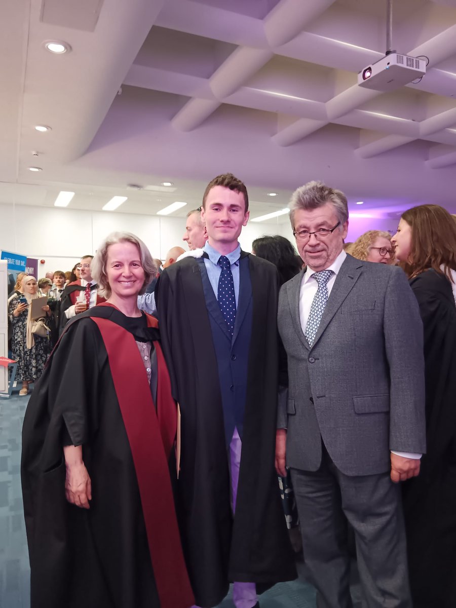 jrhentschke's tweet image. May we present: Matthew Wilson, First-Class graduate and winner of the prize of 'Best Student of #Portuguese' at @UniofNewcastle @SML_Newcastle in 2025. Matthew already won a prize by the Portuguese embassy before. And he is also a fan of History. His teachers are proud of him.