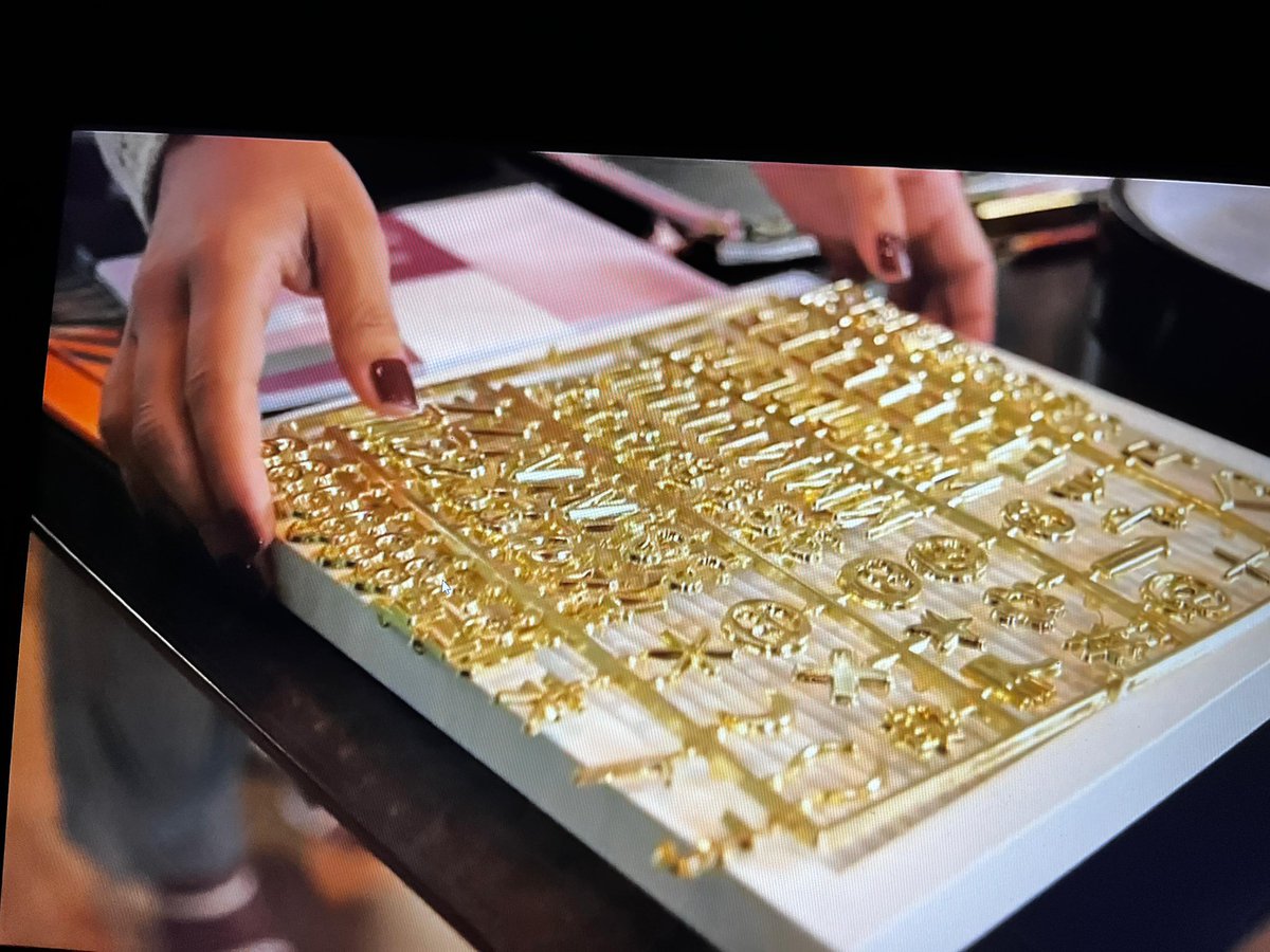 GodmotherThe's tweet image. What is #AfternoonExpress without a #PEPHomeExpress plug😳 Look how amazing these things are and they definitely coming in handy 🤏🏾