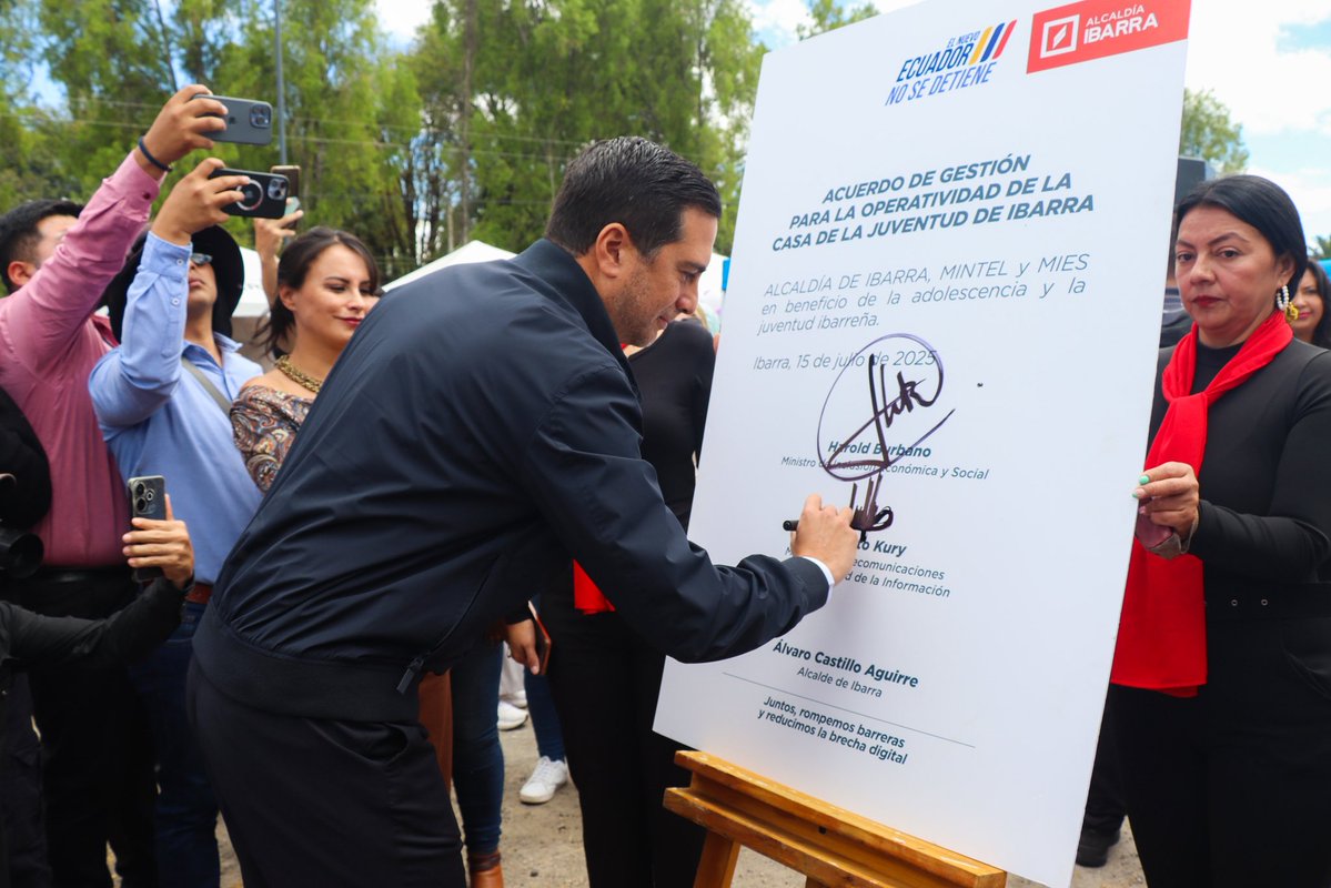 Ministerio de Telecomunicaciones Ecuador 🇪🇨 (@telecom_ec) on Twitter photo 🎉 ¡Hoy Ibarra suma un nuevo espacio de oportunidad tecnológica! 💻
La inauguración del Punto Digital Gratuito “Casa de la Juventud” es el resultado del trabajo articulado entre Mintel, <a href="/InclusionEc/">Inclusión Ecuador 🇪🇨</a> y <a href="/AlcaldiaIbarra/">Alcaldía de Ibarra</a> 💪🏼🤝.
🧵 🎉 ¡Hoy Ibarra suma un nuevo espacio de oportunidad tecnológica! 💻
La inauguración del Punto Digital Gratuito “Casa de la Juventud” es el resultado del trabajo articulado entre Mintel, <a href="/InclusionEc/">Inclusión Ecuador 🇪🇨</a> y <a href="/AlcaldiaIbarra/">Alcaldía de Ibarra</a> 💪🏼🤝.
🧵