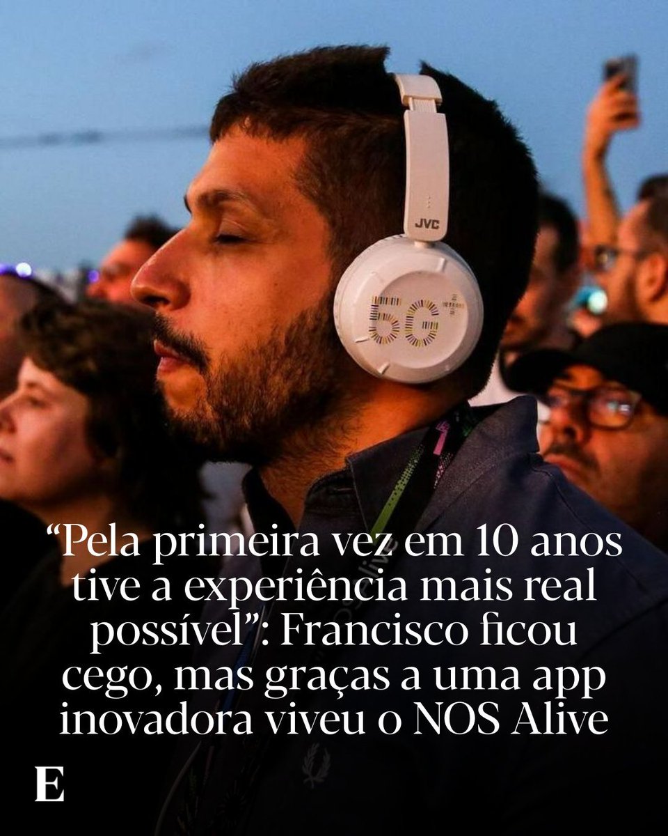ascarletmaria's tweet photo. "Neste festival, somos do catano. Até já conseguimos meter cegos a ouvir música." https://t.co/XYqAzj02Xe