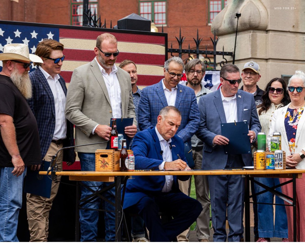 AnheuserBusch's tweet image. Missouri’s American Beer Act being signed into law shows what’s possible when brewers of all sizes come together with farmers, retailers and labor unions to support American manufacturing and strengthen the U.S. beer industry. We're pleased to work alongside our fellow brewers…