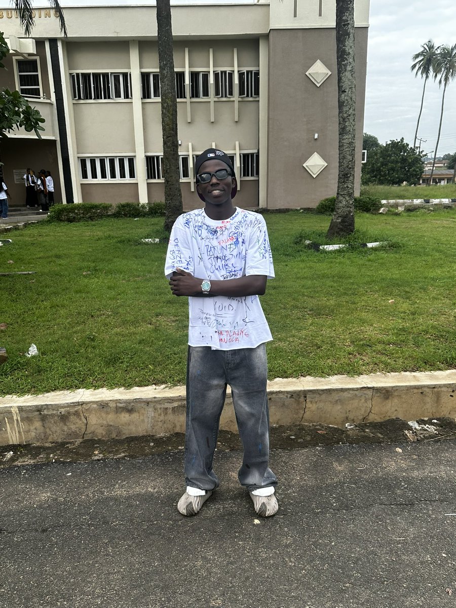 precious_dev_'s tweet image. Engineer by degree.
Dev by choice.
Letโs build. ๐
#FlutterDev #EEEGraduate #TechJourney #MobileDev