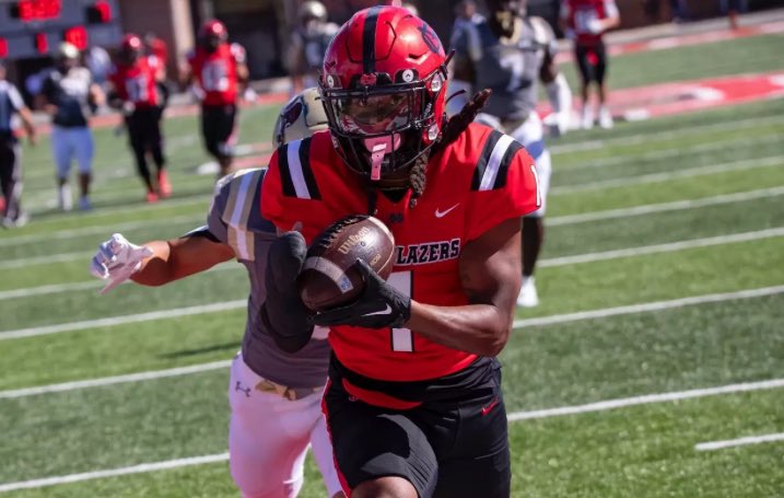 TerryJT54's tweet image. After a great camp and conversation with @Nate_Garner_75 I’m blessed to receive my 2nd offer from North greenville university!!
@CoachCowan @toreyt62 @BadaraTraore74 @Football_Hounds @DavinKingPC @StormentJeff