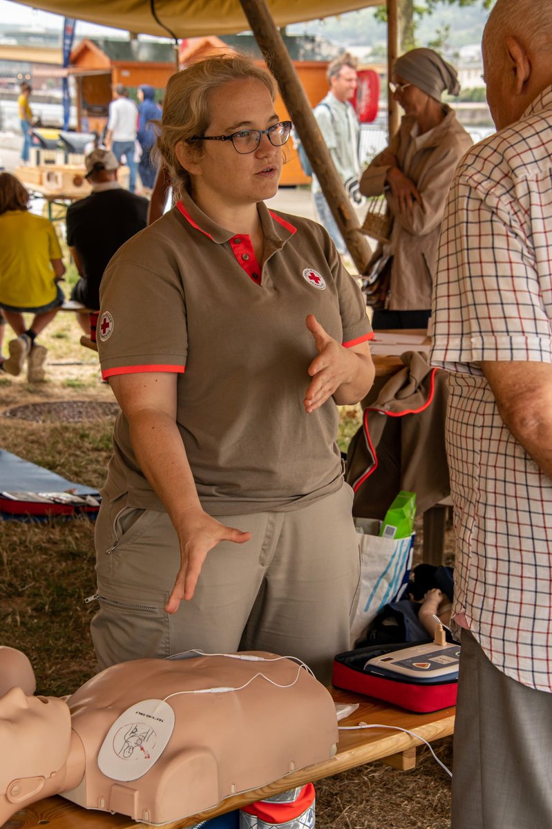 📍#RouensurMer – 19 &amp; 20 juillet | 14h-20h
Apprendre à sauver une vie, c’est gratuit, concret, et possible en 30 min !
Rejoignez-nous pour des initiations aux gestes de premiers secours avec la Croix-Rouge française 🩺
#ÉtéQuiSauve #PremiersSecours #Rouen #CroixRouge