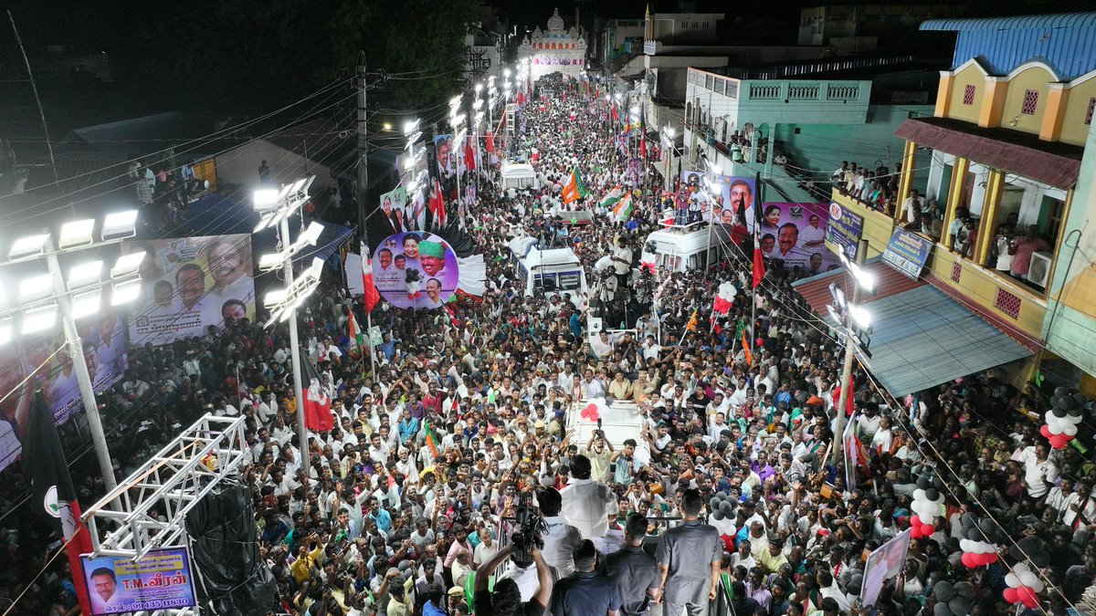 EPSTamilNadu's tweet image. சோழபுரம் கொண்ட 
ஜெயங்கொண்டம் வந்தடைந்தேன். 

2026-சட்டமன்ற தேர்தலில்  @AIADMKOfficial திமுக விடியா அரசை வீழ்த்தி ஜெயம் கொள்ளும் என்பதை பெருங்கூட்டமாய் கூடி எழுச்சியுடன் தெரிவிக்கின்றனர் இத்தொகுதி பெருமக்கள்!

#ByeByeStalin 

#மக்களைக்_காப்போம்
#தமிழகத்தை_மீட்போம்