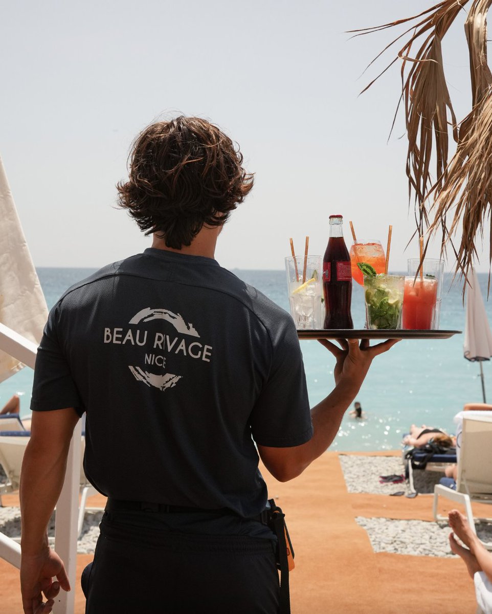 #restaurantNice 
À la Plage Beau Rivage, notre plus belle énergie, c’est celle de notre équipe. Souriante, attentionnée et toujours à l’écoute, elle met tout en oeuvre pour créer une ambiance conviviale et authentique.
L’abus d’alcool est dangereux pour la santé.