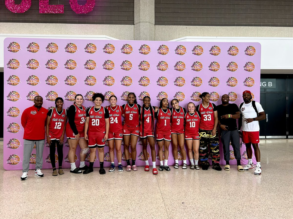 Really proud of our newly merged team playing together for the first time this wknd going 3-0, finishing in the top of the E40 standings! Working hard this week in the gym so I get more shots up at the Natl Chmps this wknd in KY. Always working to improve #neversettle