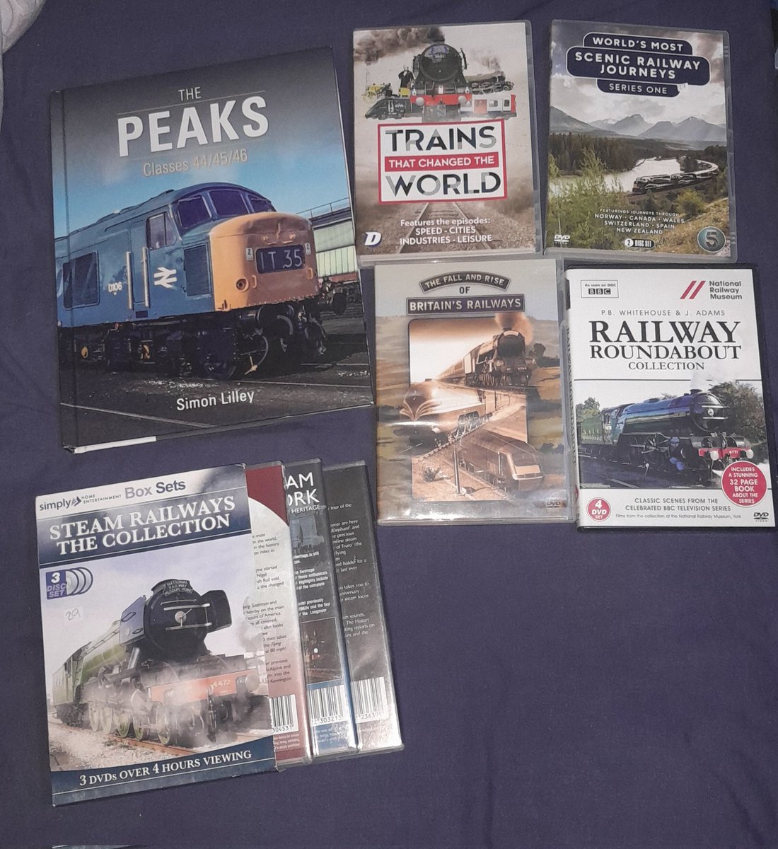 ModelRailsandMe's tweet image. I'm pretty happy with today's #charityshop finds. ^^