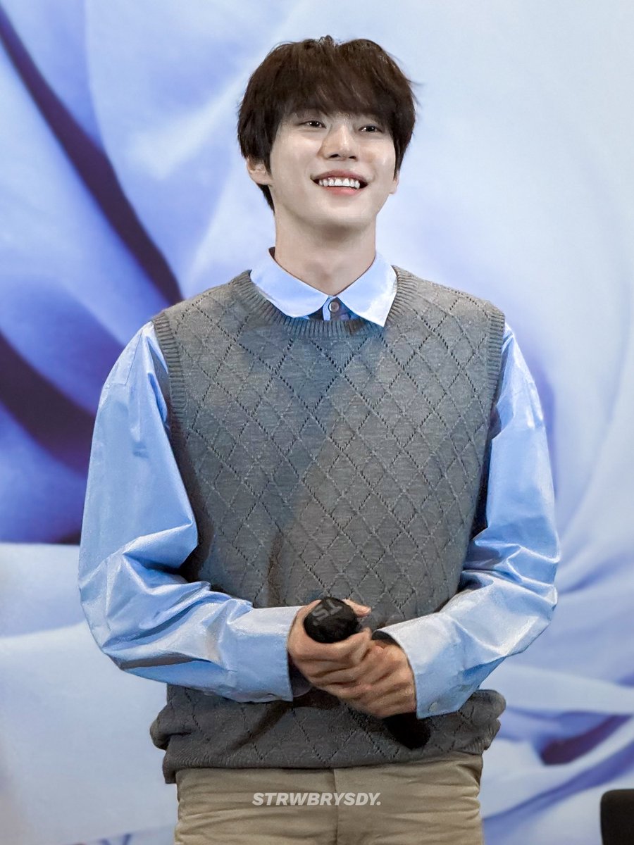 STRWBRYSDY's tweet image. 250715 HouseOfKpop 팬싸
약속~
#도영 #DOYOUNG #ドヨン
#NCT #엔시티