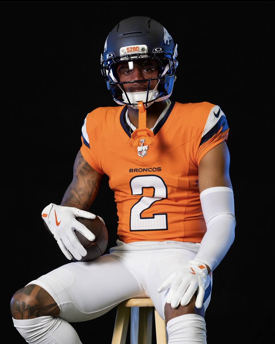 NxtrndConnor's tweet image. We don’t beg anyone to wear our gear.
The day we have to beg means we need to reevaluate our approach.
Mouthguards everywhere across the NFL media days.
#Takeover