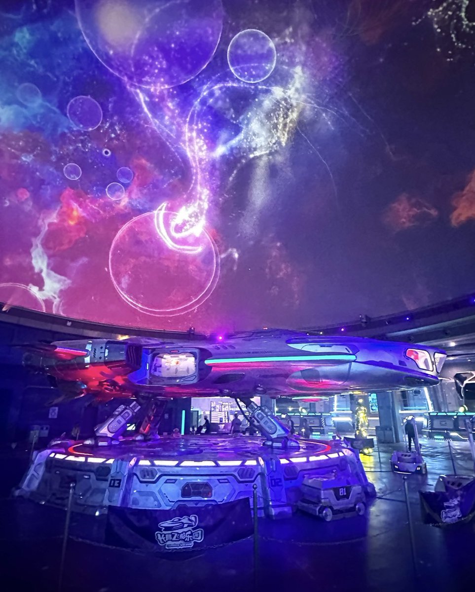 coasterstudios's tweet image. We went to the world’s LARGEST indoor theme park! Move over Warner Bros. World- Chimelong Spaceship has officially taken the record after it opened to the public just last year. Come join us as we explore everything this insane park has to offer! youtu.be/YjruPfKtQZE?si…