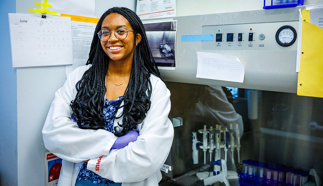 RodneyDBennett's tweet image. "I wanted to gain hands-on skills while also developing a relationship with faculty & professors with interests like mine." See how Laila is gaining hands-on experience, networking with faculty & enhancing her skills for a successful future through UCARE. buff.ly/csqDjmX