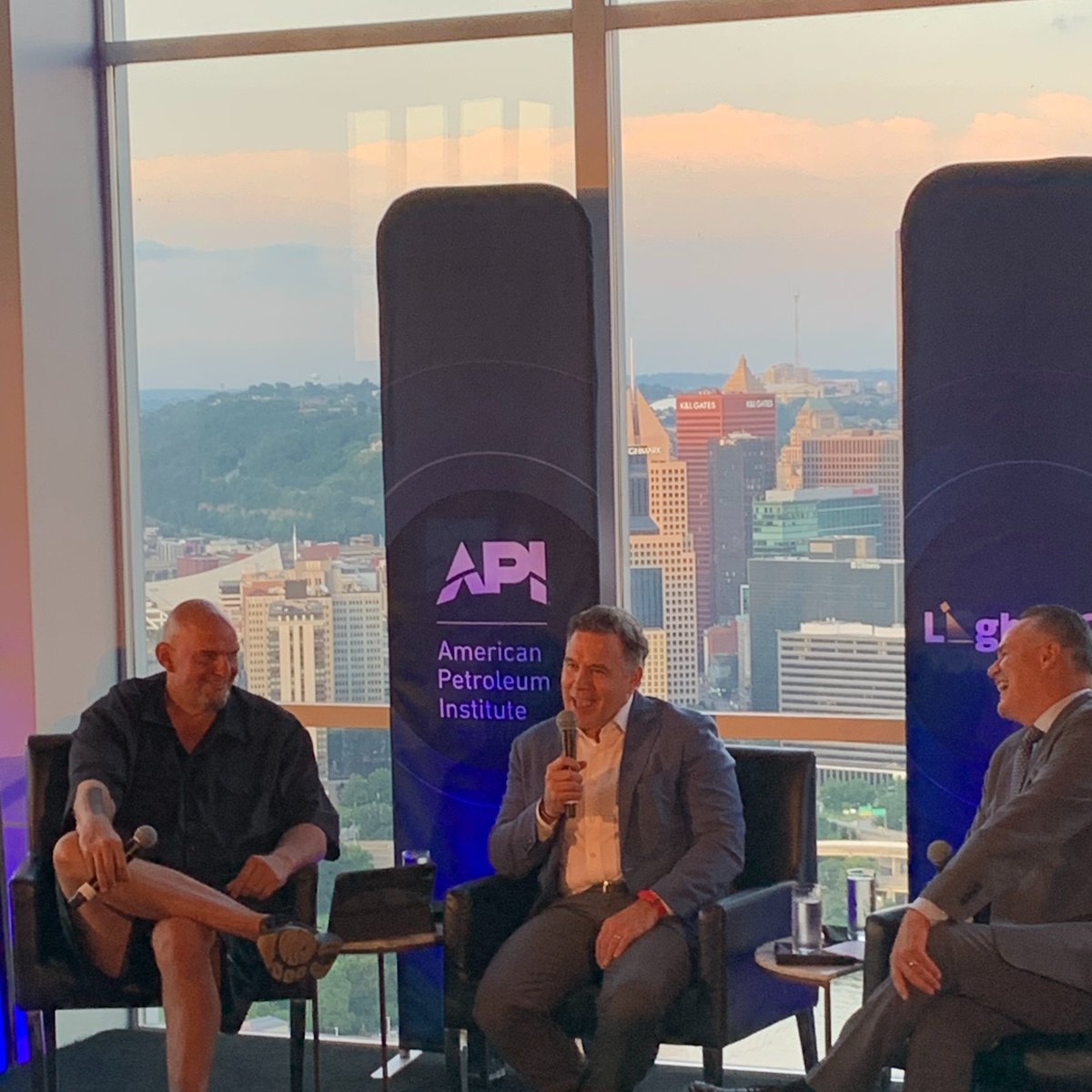 PAChemCouncil's tweet image. Great way to kick off @SenMcCormickPA's inaugural #energy & #innovation summit week with an event hosted by @API_Penna. A bipartisan discussion with @SenFettermanPA focused on energy, innovation & manufacturing as issues that can unite Pennsylvanians and drive prosperity.