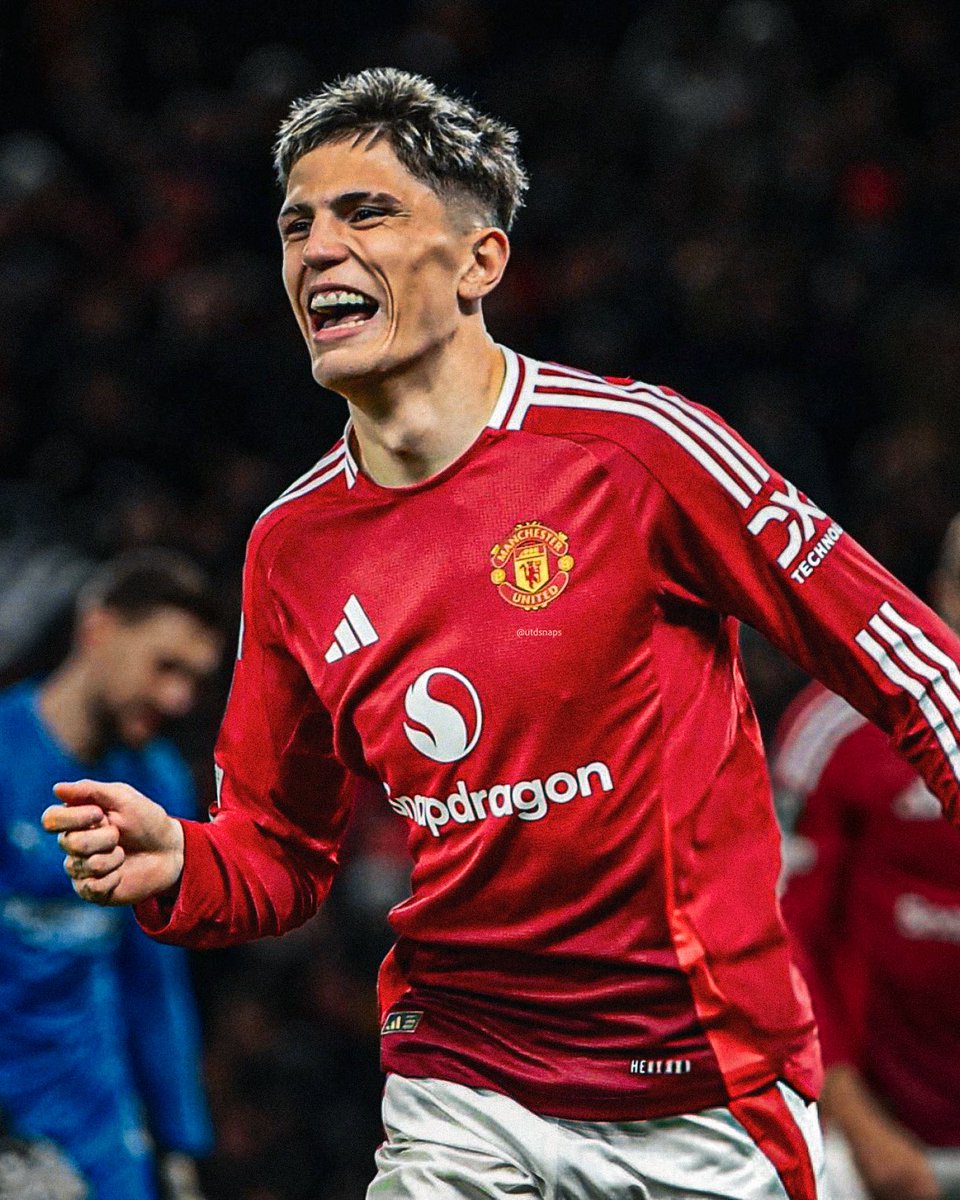 cold pics of Manchester United tweet media