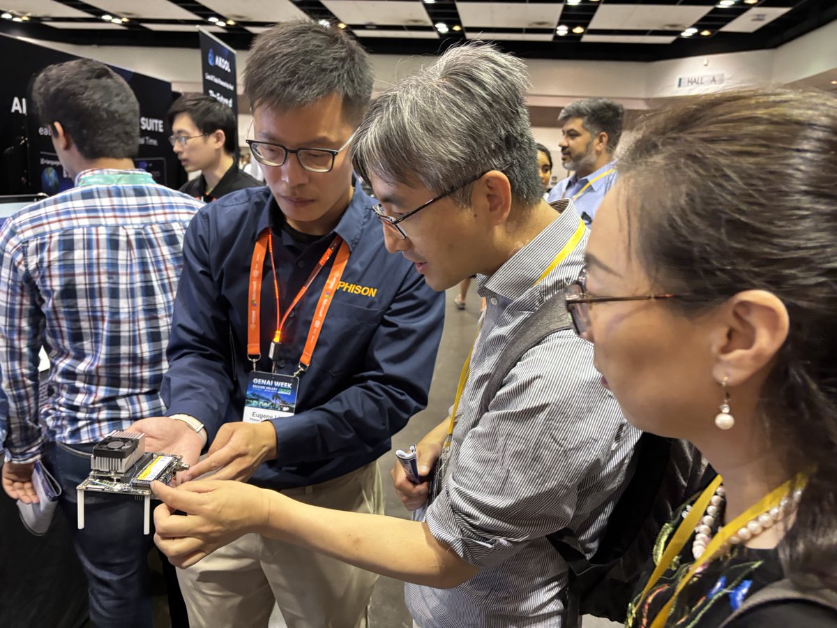 Phison_USA's tweet image. 👋 We’re at #GenAIWeek

Come see how aiDAPTIV+ powers scalable, cost-effective AI, from massive LLMs to edge inference.

📍 Booth A01 | Santa Clara Convention Center | July 13 to 17

Let’s talk memory breakthroughs and AI innovation.

#Phison #aiDAPTIV #AIinabox #AIAREALL