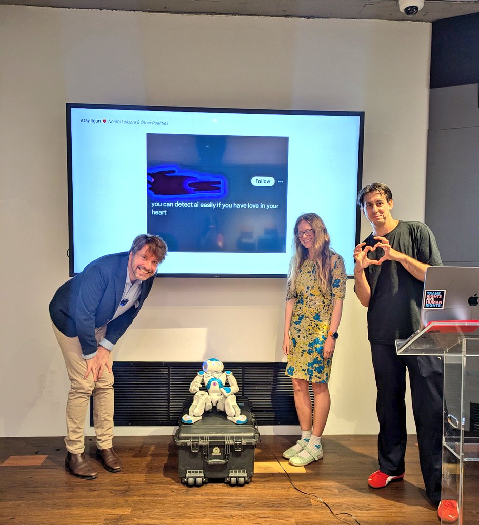 elluba's tweet image. Preparing for #LDNCreativeAI with @PiotrImprov @tyaagnliu
My favourite slide
My favourite robot
🥰🥰🥰
@IDEALondon @subaita_rahman