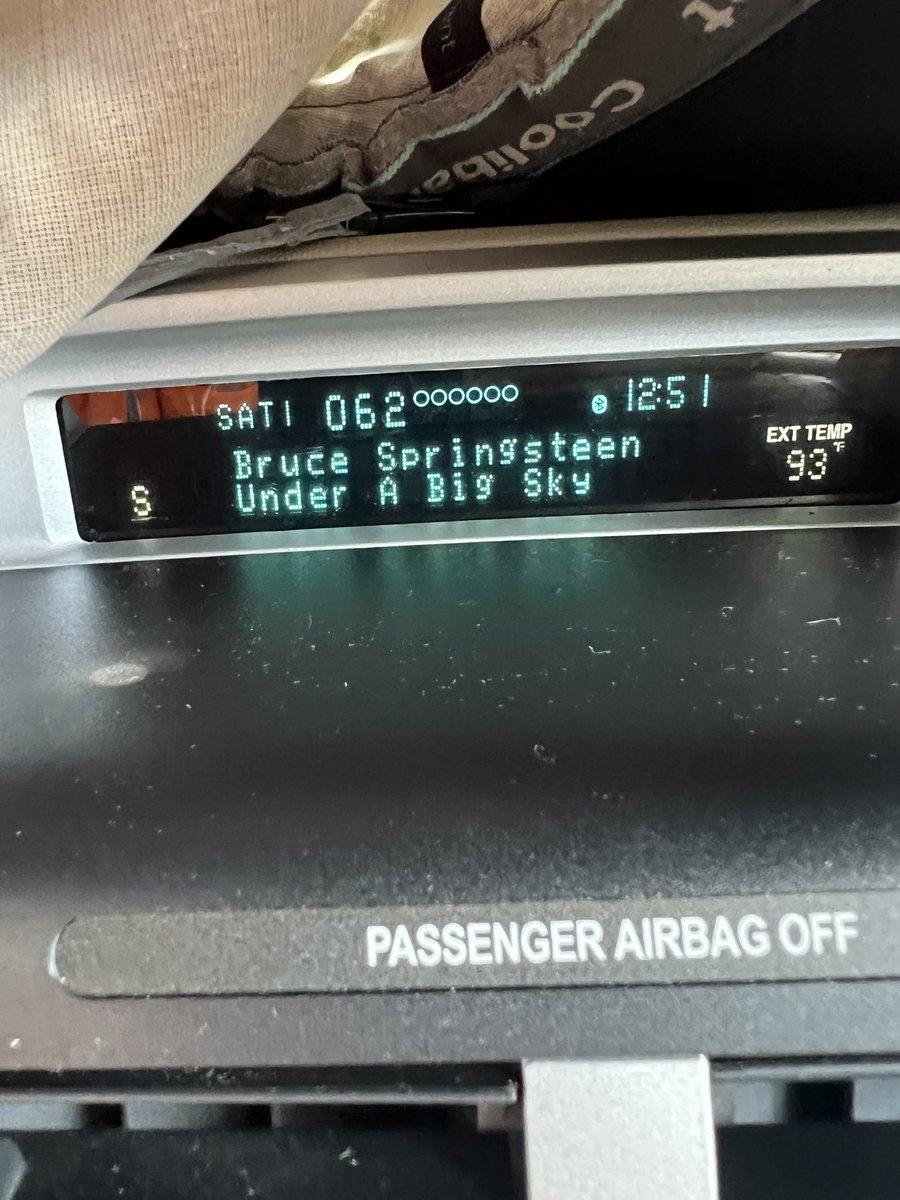 jackfromacworth's tweet image. Still #TheBoss ⁦⁦@springsteen⁩ on ⁦@Elizabeth_Cook⁩ #ApronStrings #62 Great music! 🎶 😎