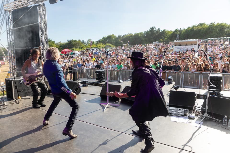 bonjoviexp's tweet photo. We owned that stage on Saturday!💥 No prisoners taken. Just riffs, sweat, and a crowd that couldn’t get enough. 🎸😎
Massive love to everyone who rocked out with us - you brought the energy, we brought the noise. 🤘
#LiveLoud #RockAndRollAintDead #FestivalFire #NoBackingTracks #StillGotIt #BonJovi #BonJoviExperience