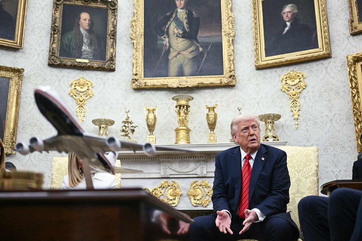 Vince_Stanzione's tweet image. $GLD $PHYS @realDonaldTrump is going to send Gold and Gold Stocks soaring (we have only got started). He wants low interest rates and a weak USD. By the time November 2028 comes, we are going to be at $7,000+ an ounce. #ingoldwetrust