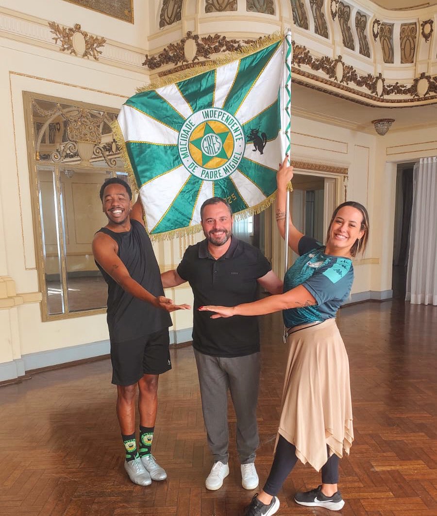 Mocidade Independente (@gresmipm) on Twitter photo Visita especial no treino do casal Iluminado. O presidente do <a href="/FluminenseFC/">Fluminense F.C.</a> , Mário Bittencourt, marcou presença em nosso ensaio nas Laranjeiras.
A Estrela aqui agradece todo carinho aos meus meninos e parabenizamos, mais uma vez, pela histórica campanha no Mundial de clubes. Visita especial no treino do casal Iluminado. O presidente do <a href="/FluminenseFC/">Fluminense F.C.</a> , Mário Bittencourt, marcou presença em nosso ensaio nas Laranjeiras.
A Estrela aqui agradece todo carinho aos meus meninos e parabenizamos, mais uma vez, pela histórica campanha no Mundial de clubes.