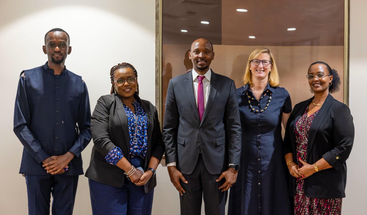 RwandaHealth's tweet image. Today, Minister @nsanzimanasabin met with Ms. Lesley King, Chair of the @PIH Board and member of the @ughe_org Board. They reflected on the strong and growing partnership between PIH, UGHE, and the Ministry of Health, and explored ways to deepen this collaboration further.