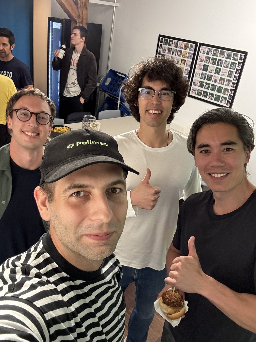 bakktofuture's tweet image. Always great to meet our friends from @easya_app
Those boys never resting 🔥