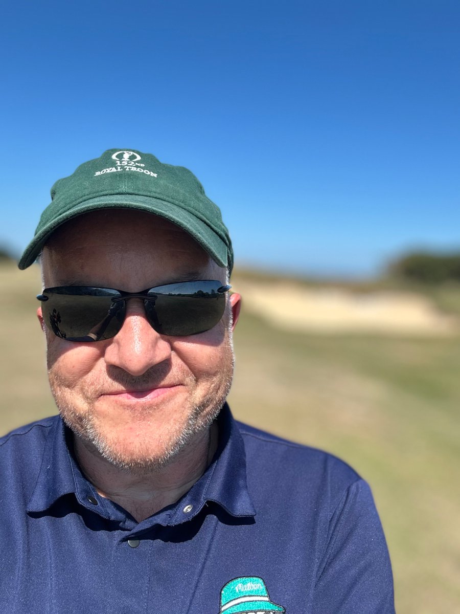 TimCowen2's tweet image. Top notch day out at @NorthForeland on the cliffs in the north east corner of Kent. You know you’re on a tough course when you see a bunker wall which is literally a chalk cliff. A brilliant Tom Simpson design with some of the best views I have ever seen from a course…