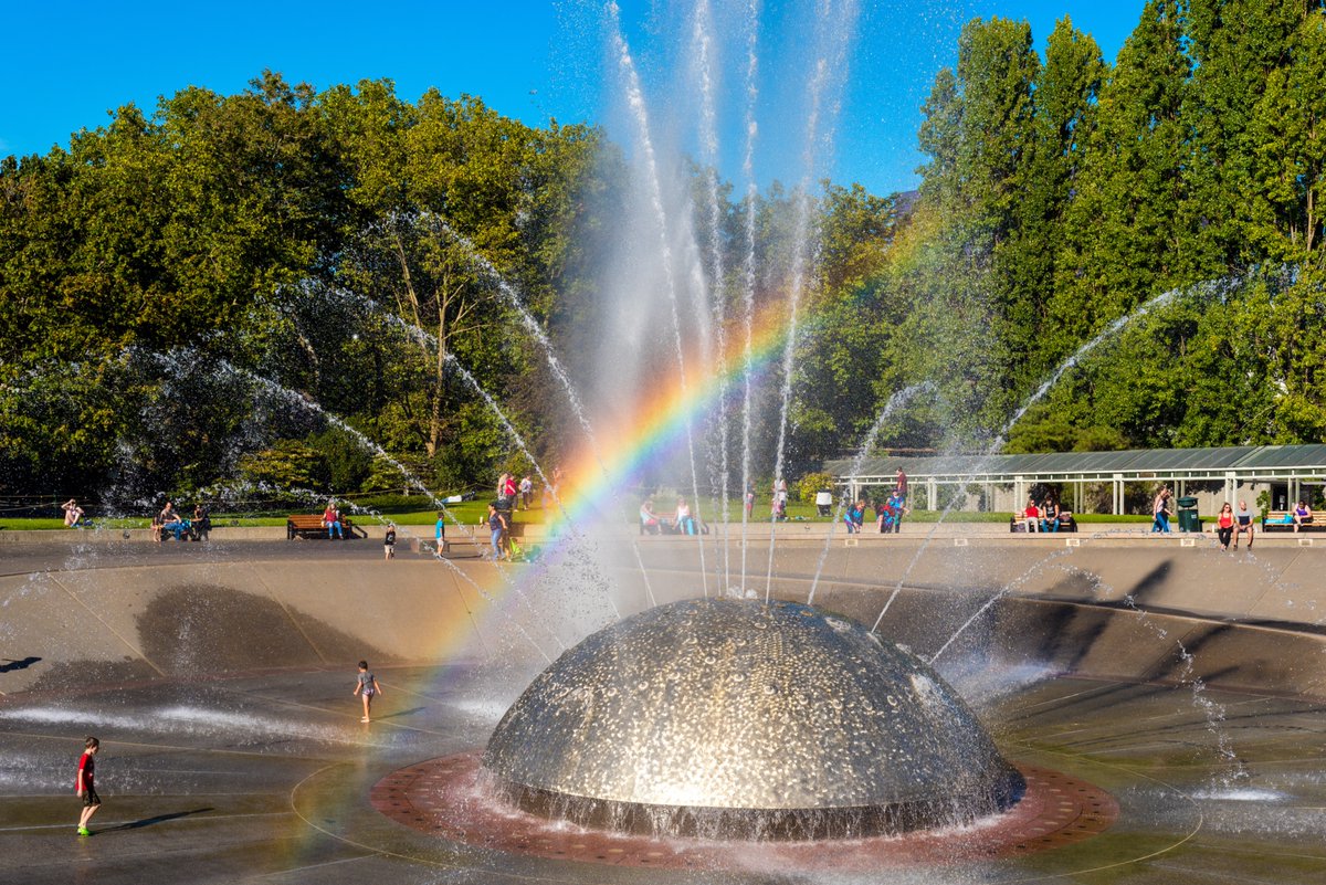 KCPubHealth's tweet image. Spray parks and wading pools are a free and fun way to cool down when it’s hot out.

This list includes 11 spray parks and 18 wading pools across Seattle: seattle.gov/parks/recreati…, and more opportunities to splash in the sun are open across King County this summer.
