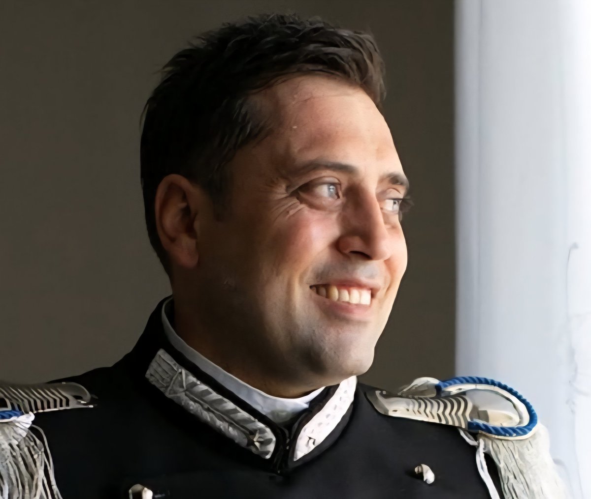 ChiodiDonatella's tweet photo. Poi mi dovete spiegare perché l'#americano condannato per l'omicidio del #carabiniere #Cerciello sta ai domiciliari a casa della nonna a #Fregene e invece #Alemanno sta in carcere a #Rebibbia per traffico di influenze.
È la legge?
Bene.
Allora 'sta cazzo de legge va cambiata! https://t.co/GT11lszOD8
