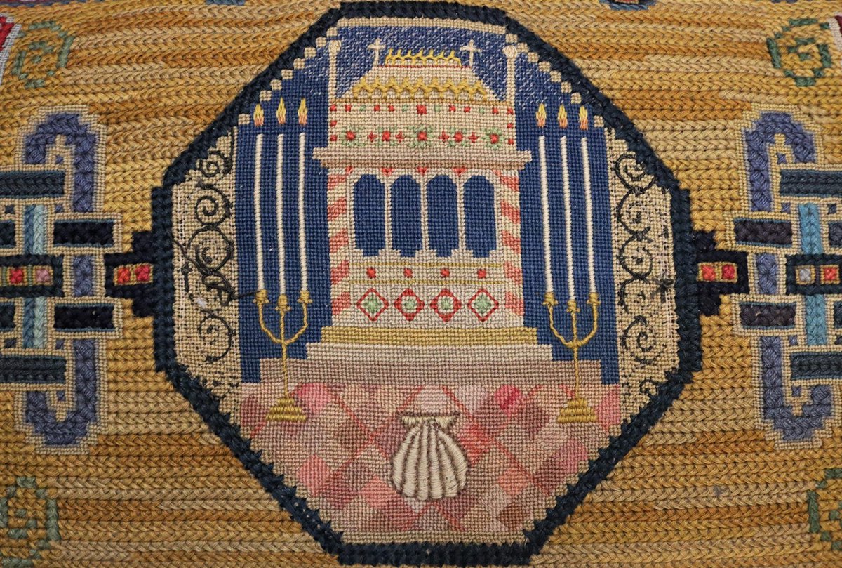 WinCathedral's tweet image. #StSwithunsDay
Did you know that the Shrine of St Swithun is depicted on one of the cushions located in the Quire stalls?