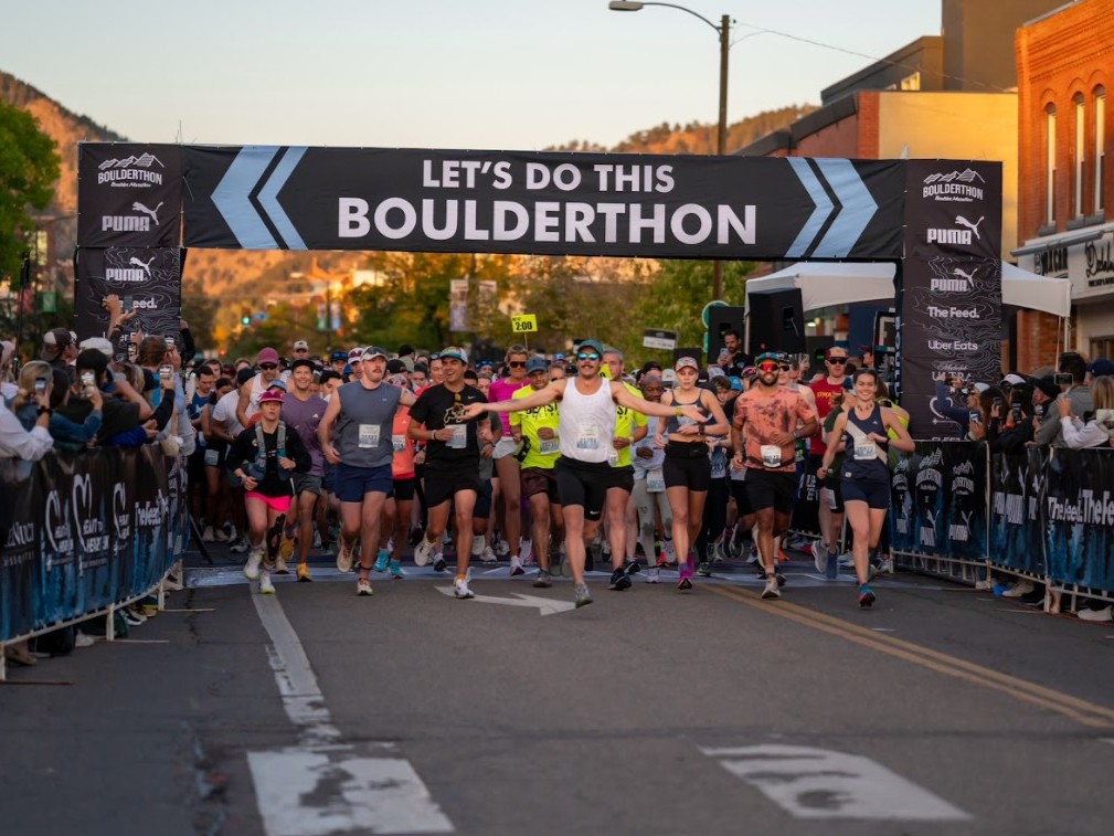 FlyFrontier's tweet image. Want to run the @Boulderthon? 🏃♂️ We'll get you there! ✈️
We're giving 20 run clubs up to $2,000 in flight vouchers, and one run club a 2-night stay in Boulder, plus 5 complimentary race entries! 🤩
Rally your run crew & enter for your chance to win! ➡️ bit.ly/4nRf5D5…