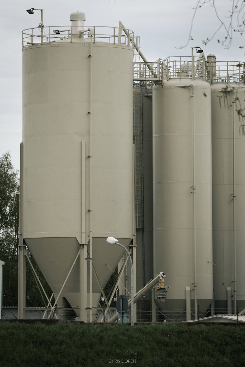 cdoretz's tweet image. Industrial Silos #photography #photooftheday #industrial #industry