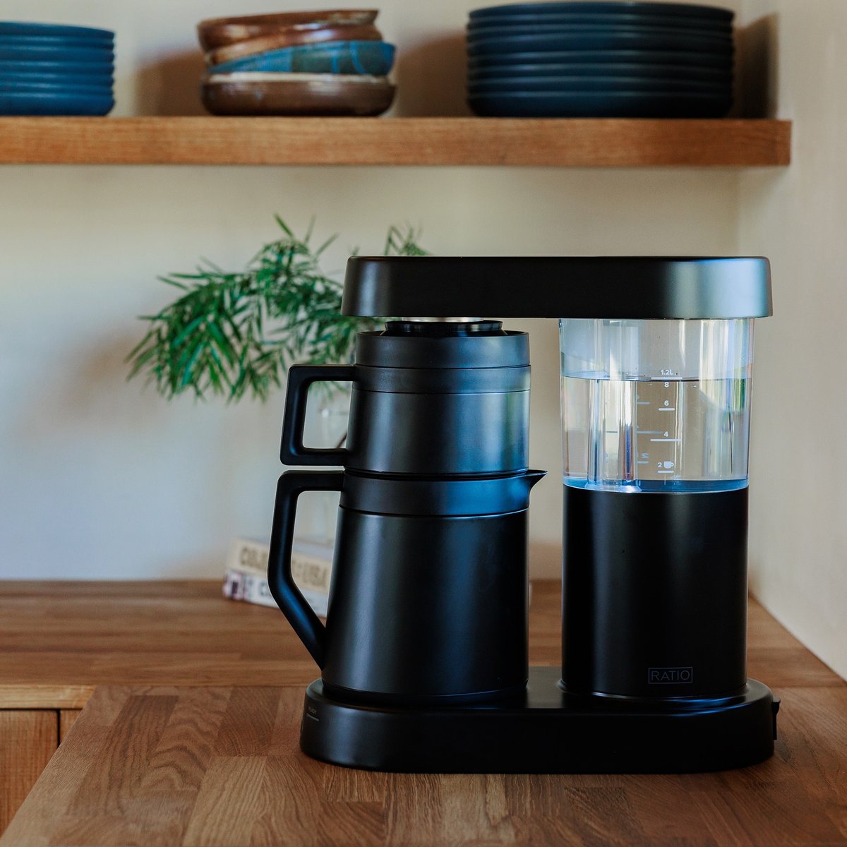 TheRangeHood's tweet photo. Slow mornings hit different in summer. ☕️

The Ratio Coffee Maker brings café-quality brewing into your kitchen — with sleek design, precision performance, and zero fuss.

Shop Ratio Coffee Makers here!
https://t.co/H2SoOHY3Sq

📸: @ratiocoffee https://t.co/6ZhIrXOLA8