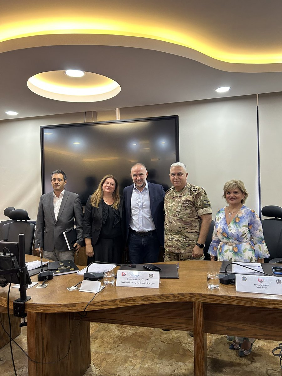 انهيت اليوم مناقشة رسالتي البحثية حول "دور الأحزاب السياسية في بناء الدولة الحديثة"
 بدرجة جيد جداً …
الشكر الكبير للجامعة اللبنانية و لمركز البحوث في كلية الأركان في الجيش اللبناني ولكل من ساندني من اساتذة جامعيين عائلتي واصدقائي.🙏🙏