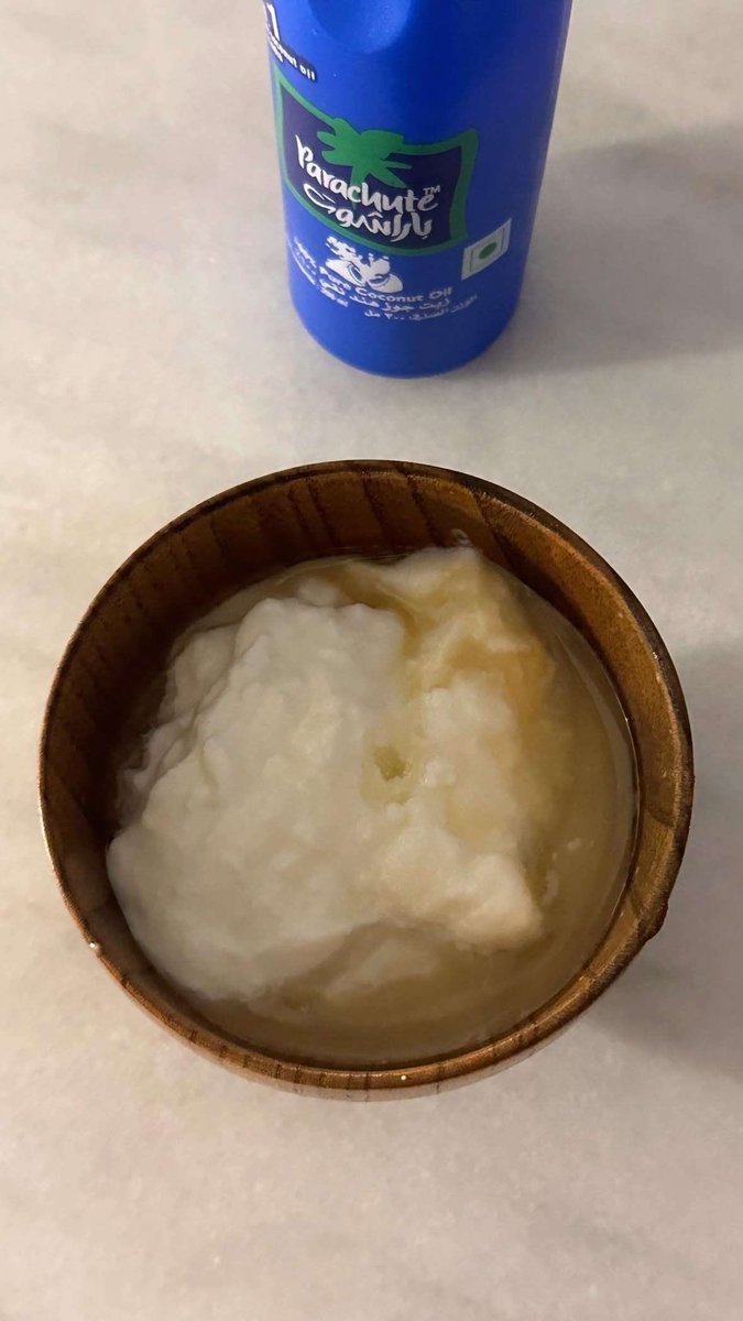 أول مره أسوي هالماسك عجيب صار شعري حرير وترطب شعري من قلب 
( زبادي ،طحينية،زيت الشعر ،عسل )
يترك ٣٠ دقيقه 
ينعم الشعر ويرطبه ويغذيه 💆🏻‍♀️🤍