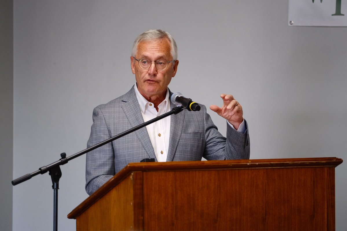 LtGovJimTressel's tweet image. Big congrats to Lakeside Book Company on unveiling their new printing press! The new press will enhance automation and create 100 new opportunities at the facility.
A textbook example of Ohio’s strong manufacturing legacy.