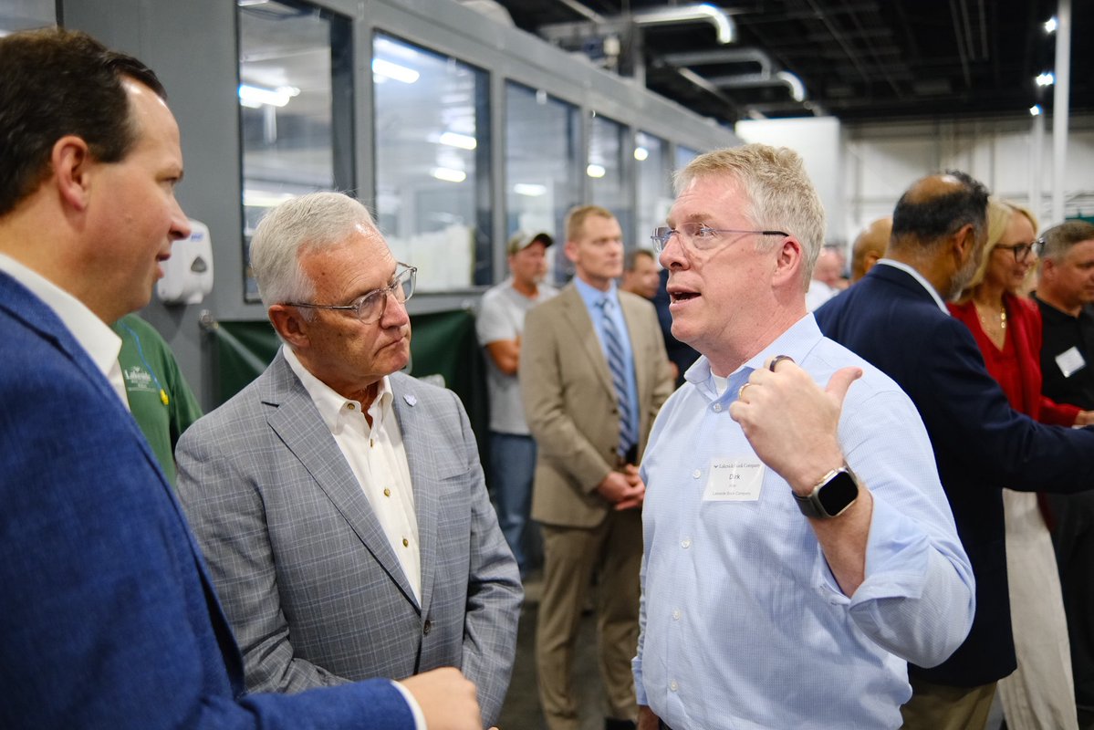 LtGovJimTressel's tweet image. Big congrats to Lakeside Book Company on unveiling their new printing press! The new press will enhance automation and create 100 new opportunities at the facility.
A textbook example of Ohio’s strong manufacturing legacy.
